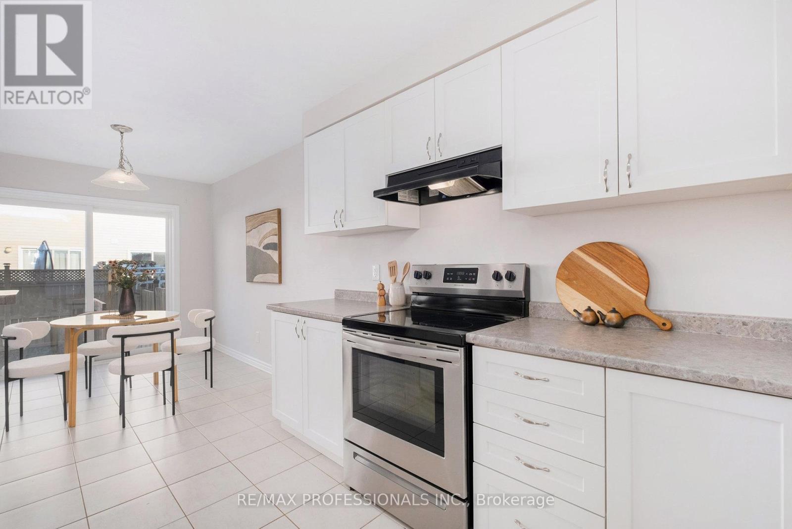 2241 Watercolours Way, Ottawa, Ontario  K2J 6R2 - Photo 8 - X12489864