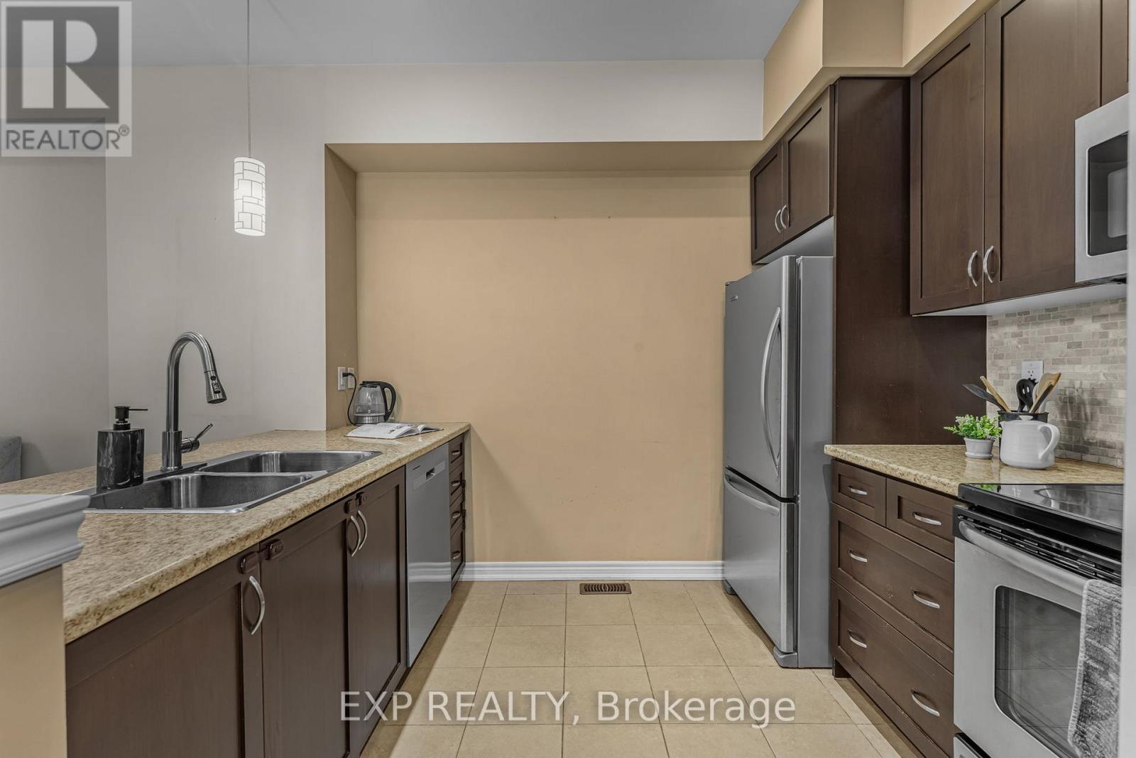 28 - 515 Winston Road, Grimsby, Ontario  L3M 0C8 - Photo 6 - X12489904