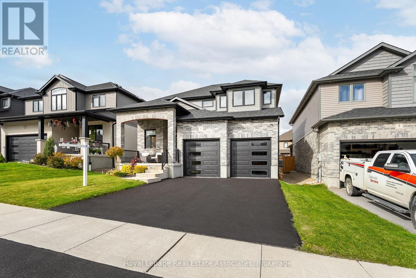 7 Tindall Crescent, East Luther Grand Valley, Ontario  L9W 7R9 - Photo 2 - X12489924