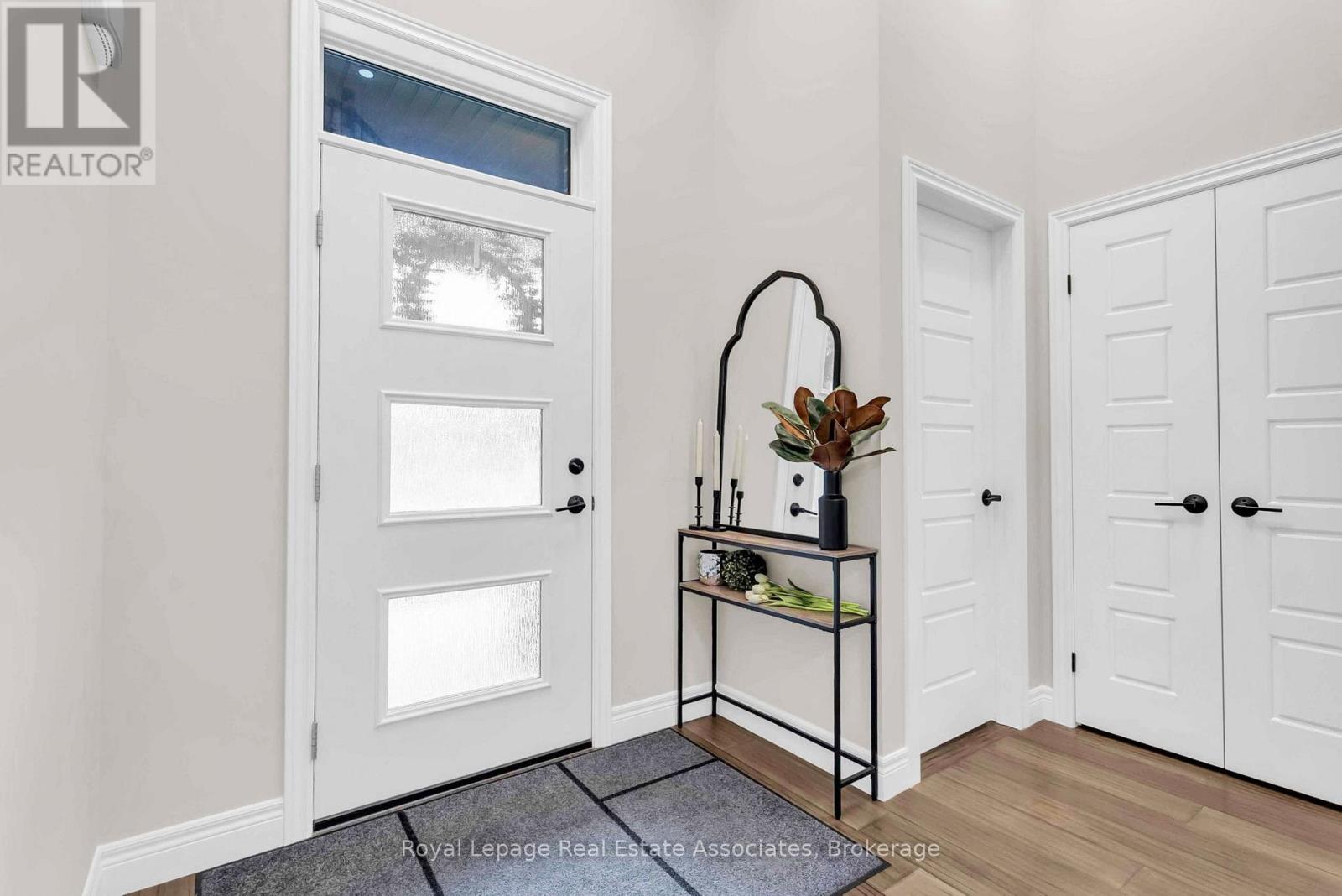 7 Tindall Crescent, East Luther Grand Valley, Ontario  L9W 7R9 - Photo 4 - X12489924