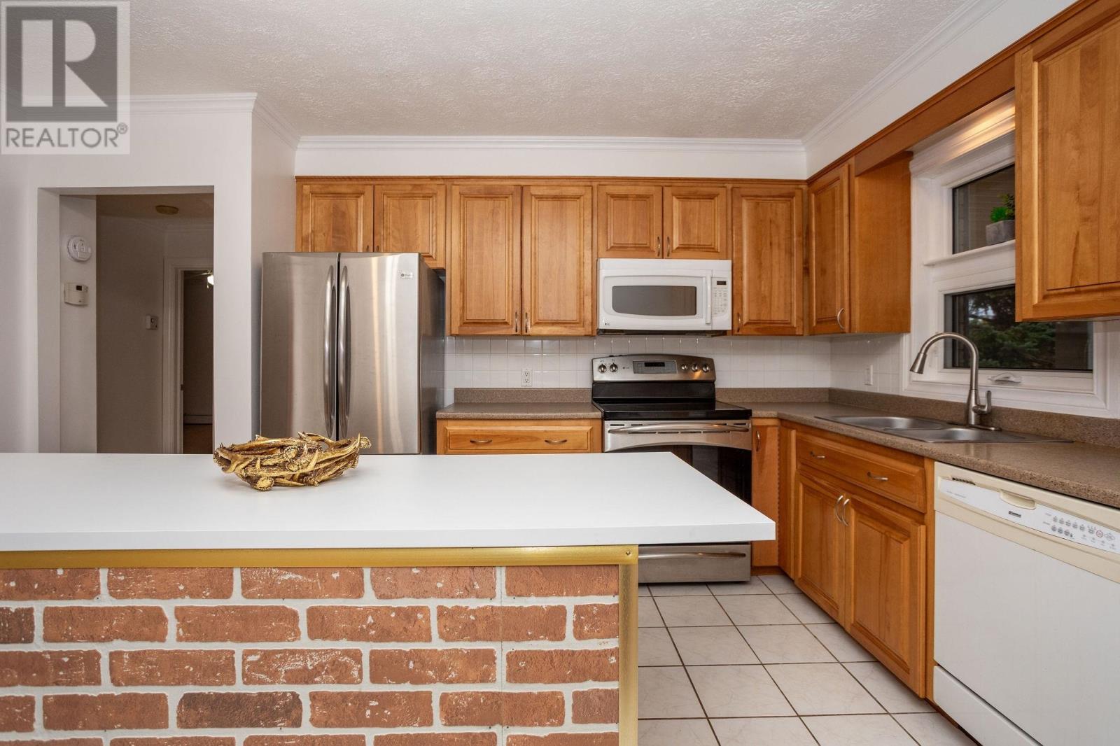 7 Crestview Drive, Charlottetown, Prince Edward Island  C1E 1N4 - Photo 9 - 202526888