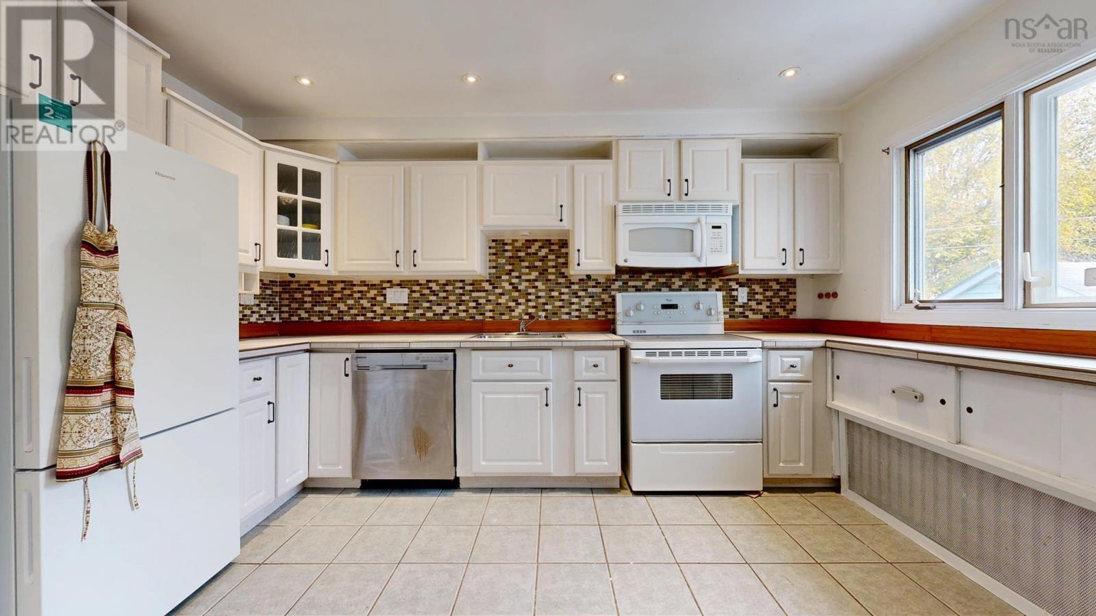 3681 High Street, Halifax Peninsula, Nova Scotia  B3K 4Y8 - Photo 7 - 202512141