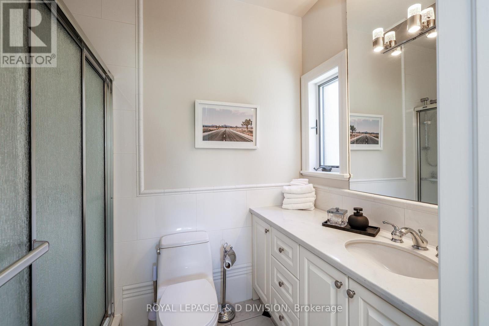 82 Munro Boulevard, Toronto, Ontario  M2P 1C4 - Photo 22 - C12487880