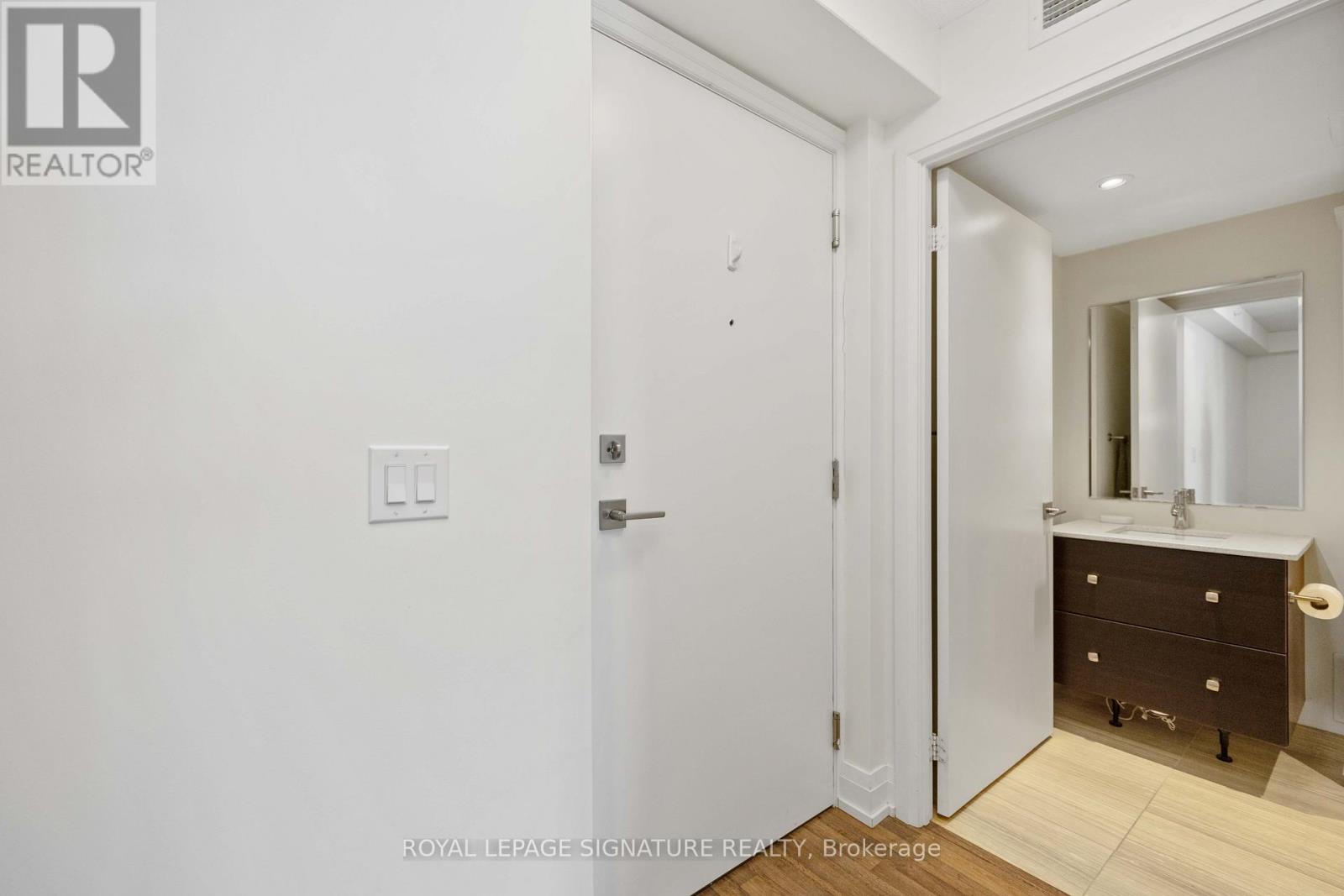 W311 - 565 Wilson Avenue, Toronto, Ontario  M3H 0C6 - Photo 3 - C12489980