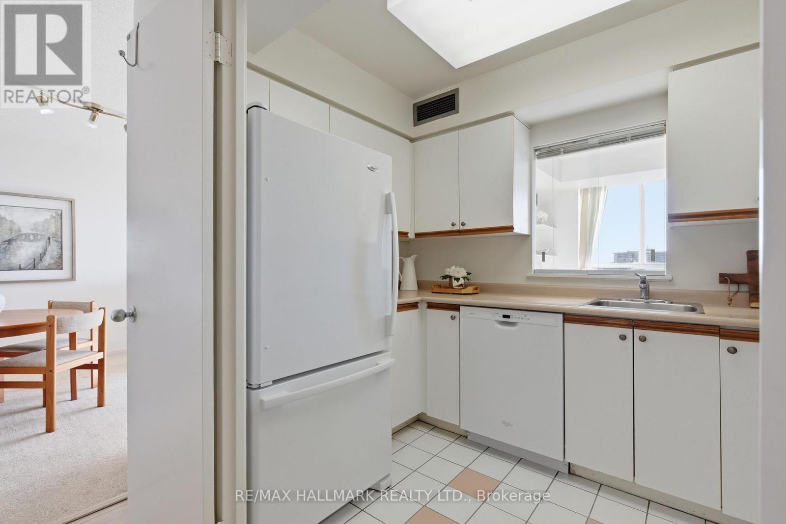 1801 - 21 Overlea Boulevard, Toronto, Ontario  M4H 1P2 - Photo 9 - C12490026