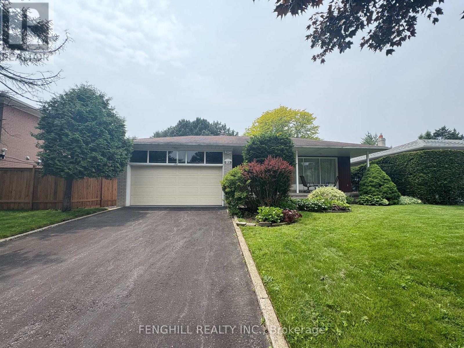 152 FENN AVENUE, Toronto, Ontario