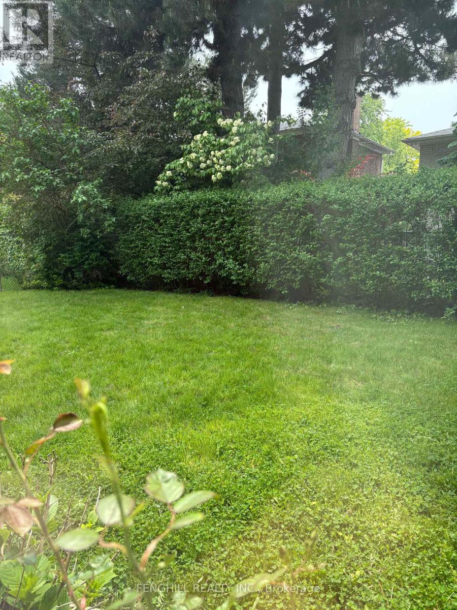 152 Fenn Avenue, Toronto, Ontario  M2P 1X9 - Photo 16 - C12490116