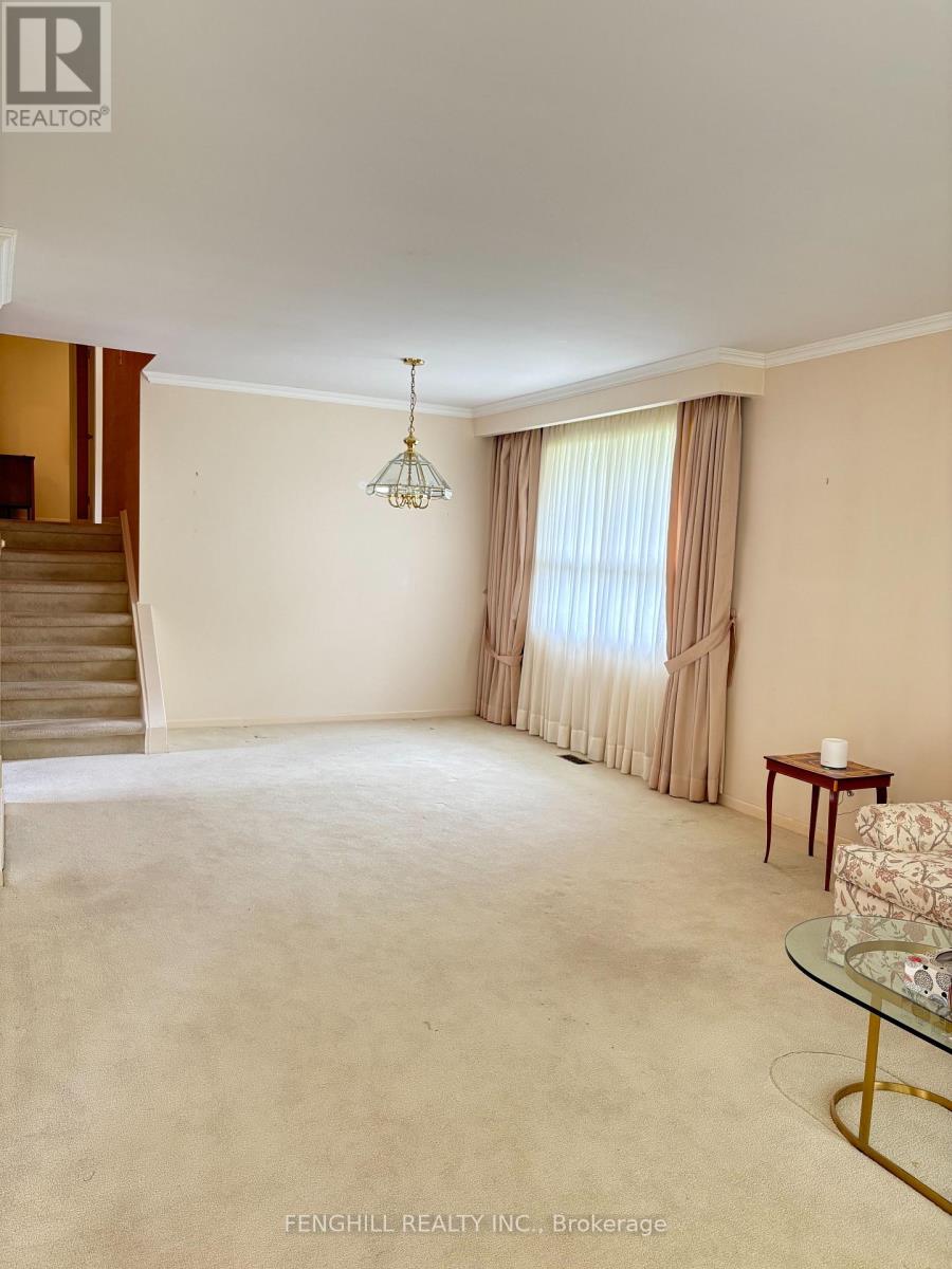 152 Fenn Avenue, Toronto, Ontario  M2P 1X9 - Photo 4 - C12490116