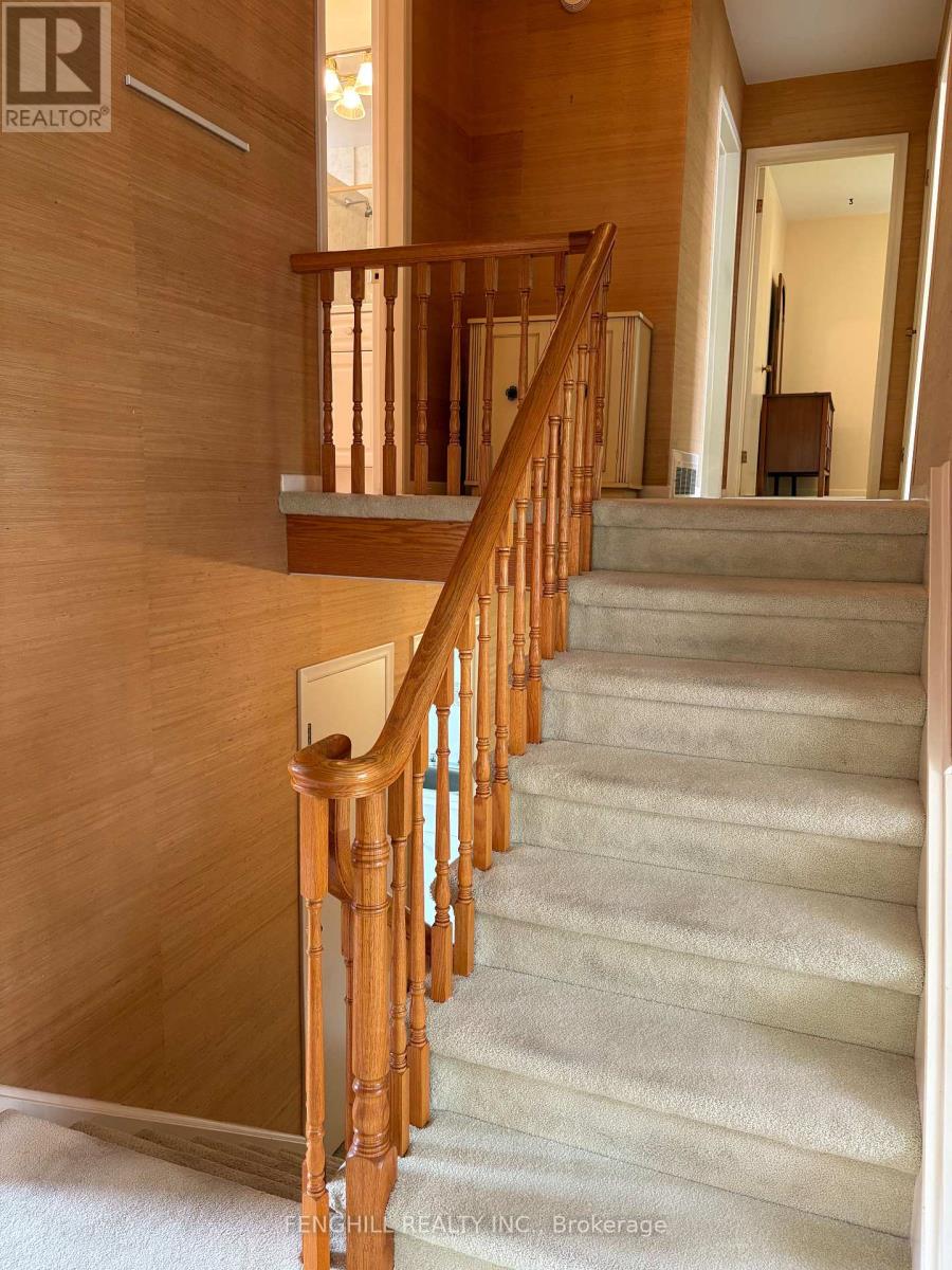 152 Fenn Avenue, Toronto, Ontario  M2P 1X9 - Photo 7 - C12490116