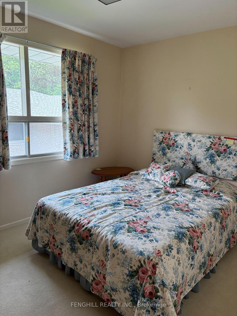 152 Fenn Avenue, Toronto, Ontario  M2P 1X9 - Photo 9 - C12490116