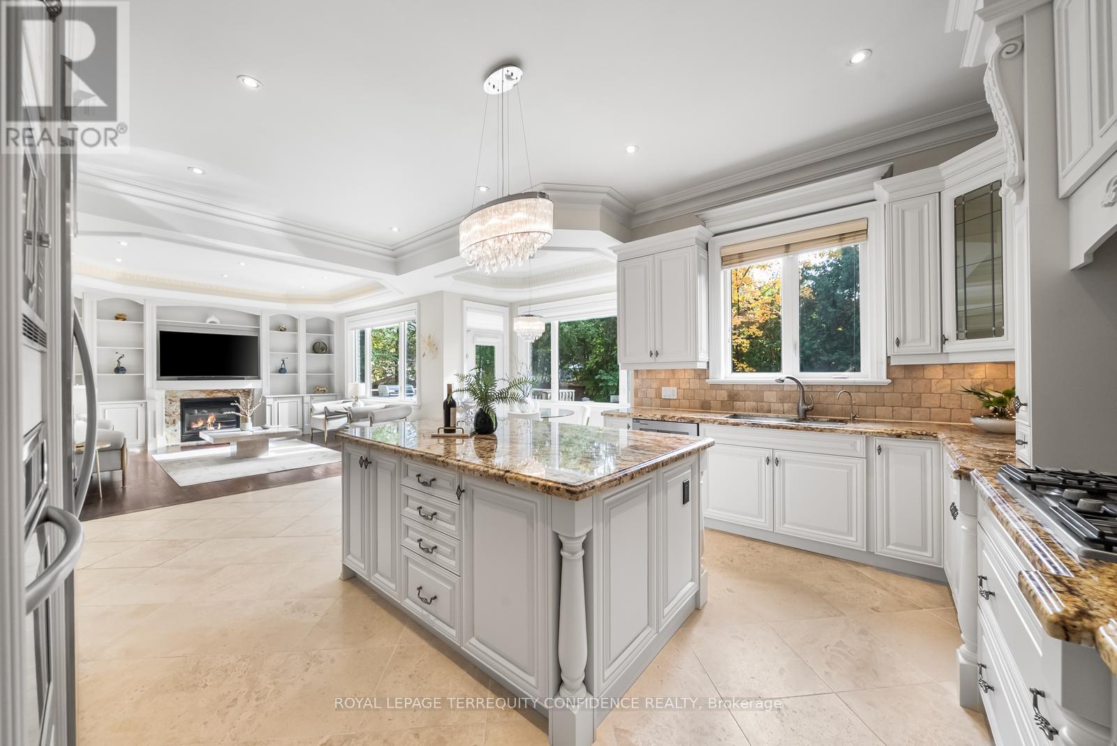 255 Dunview Avenue, Toronto, Ontario  M2N 4J3 - Photo 12 - C12490160