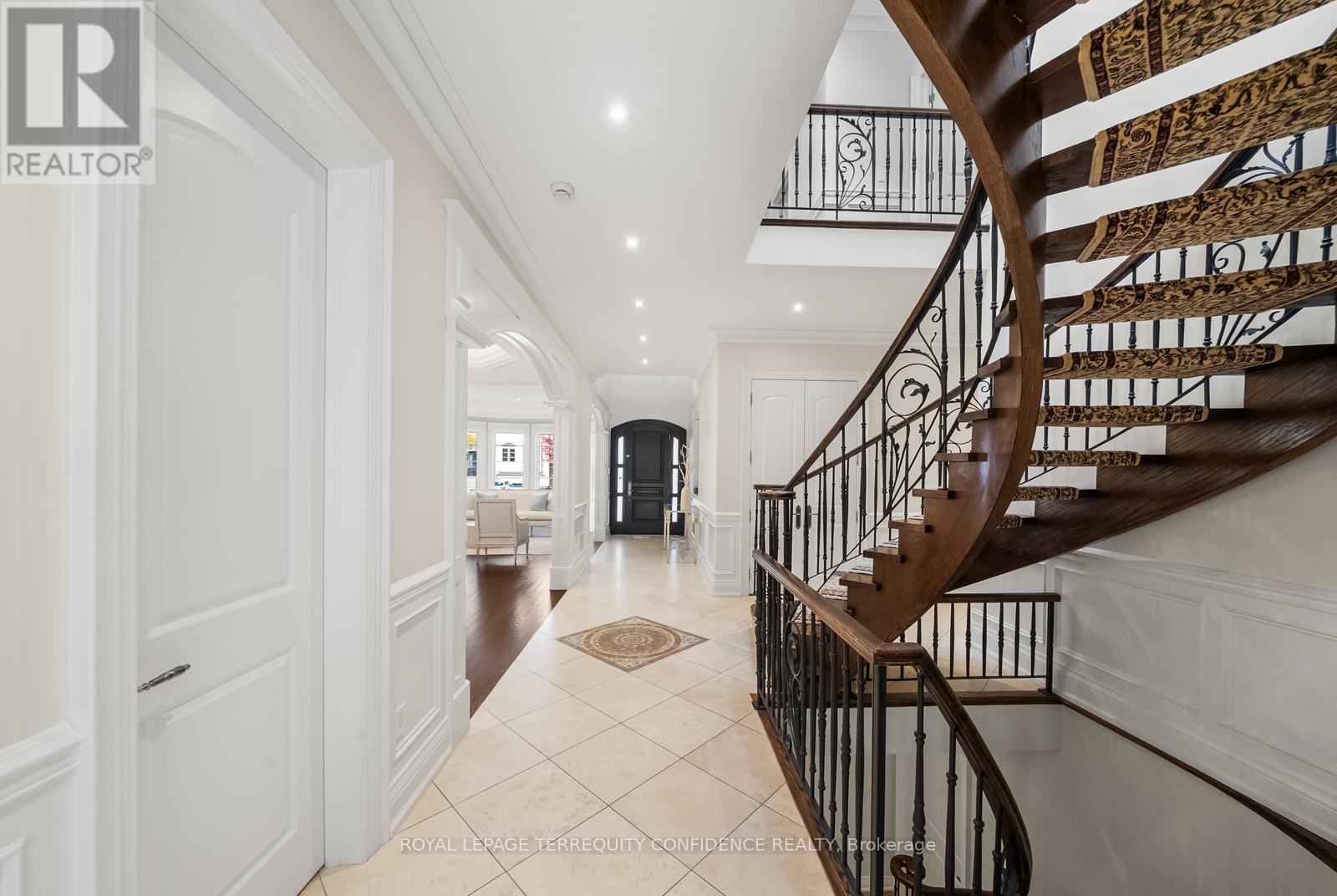 255 Dunview Avenue, Toronto, Ontario  M2N 4J3 - Photo 20 - C12490160