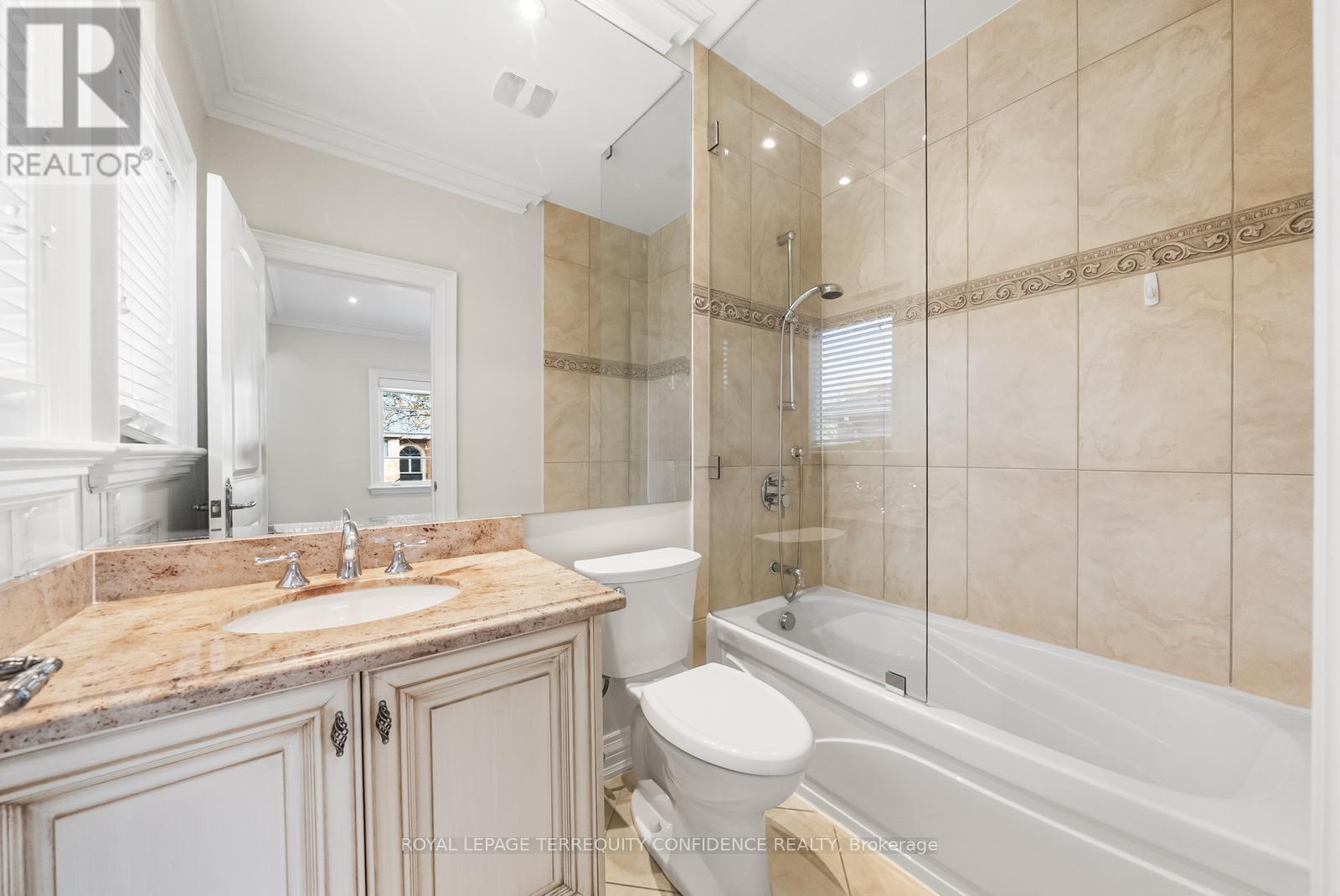 255 Dunview Avenue, Toronto, Ontario  M2N 4J3 - Photo 29 - C12490160