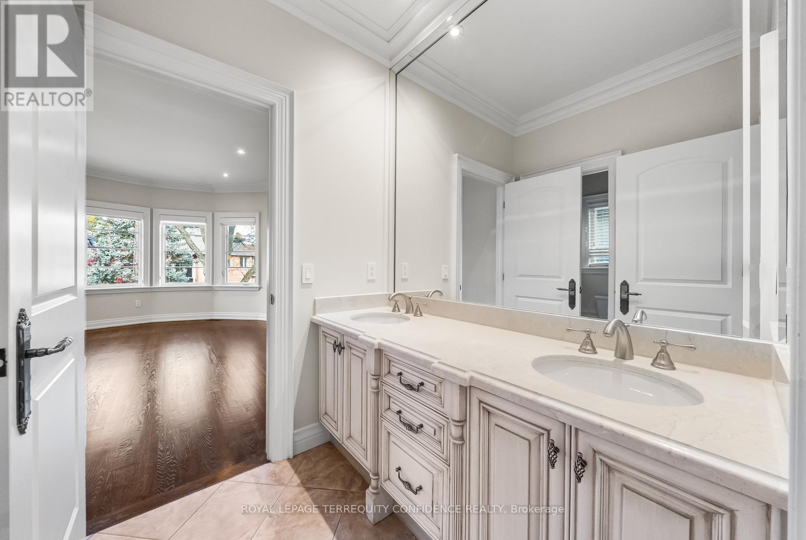 255 Dunview Avenue, Toronto, Ontario  M2N 4J3 - Photo 31 - C12490160