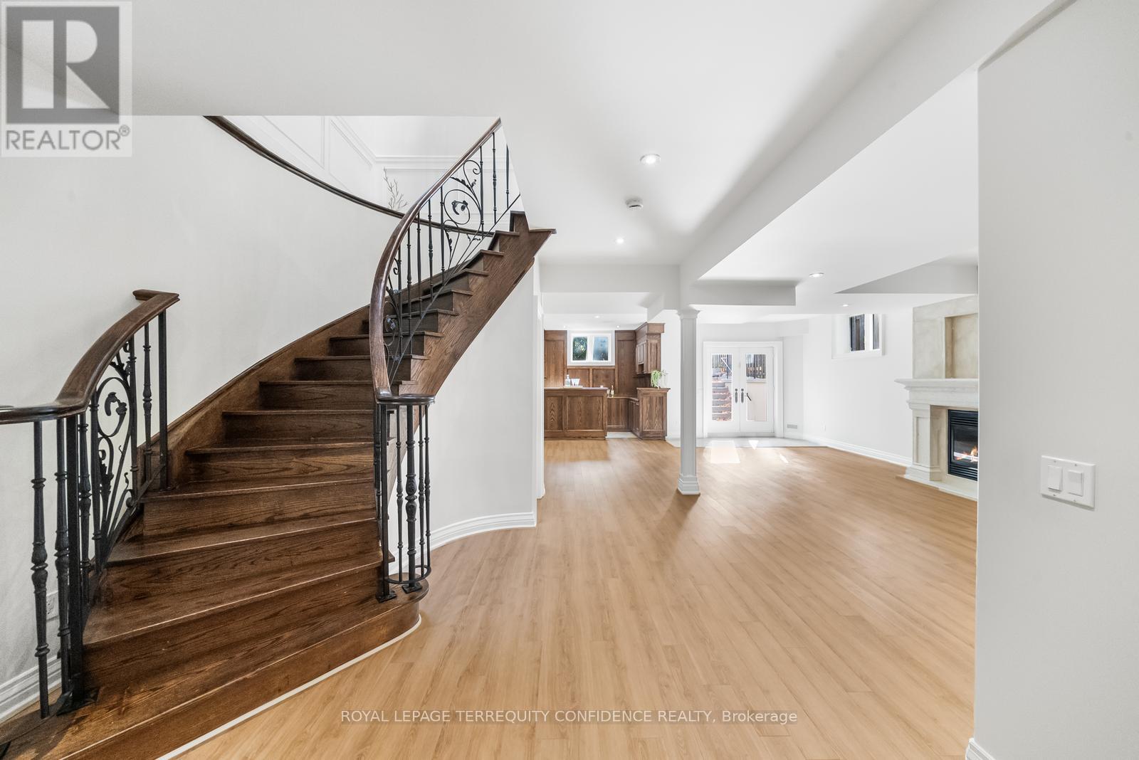 255 Dunview Avenue, Toronto, Ontario  M2N 4J3 - Photo 37 - C12490160