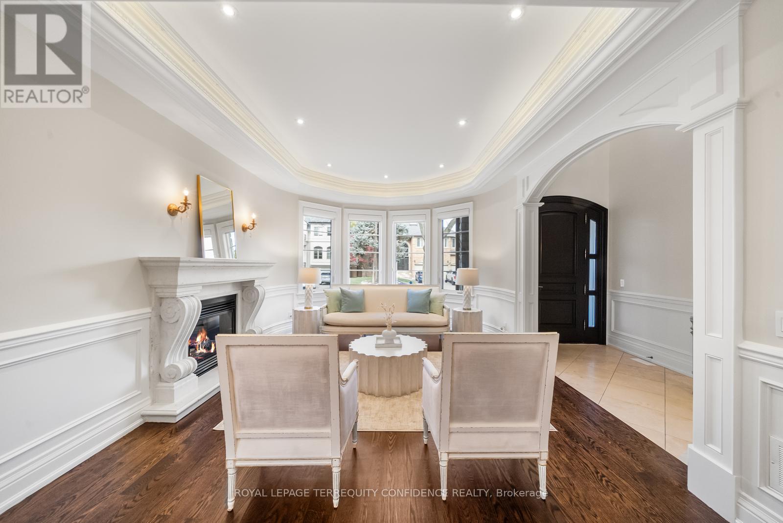 255 Dunview Avenue, Toronto, Ontario  M2N 4J3 - Photo 4 - C12490160