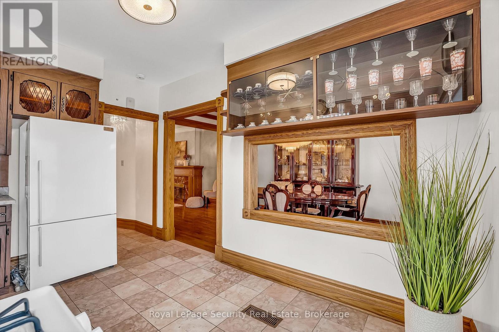 1937 Dufferin Street, Toronto, Ontario  M6E 3P8 - Photo 16 - C12490200