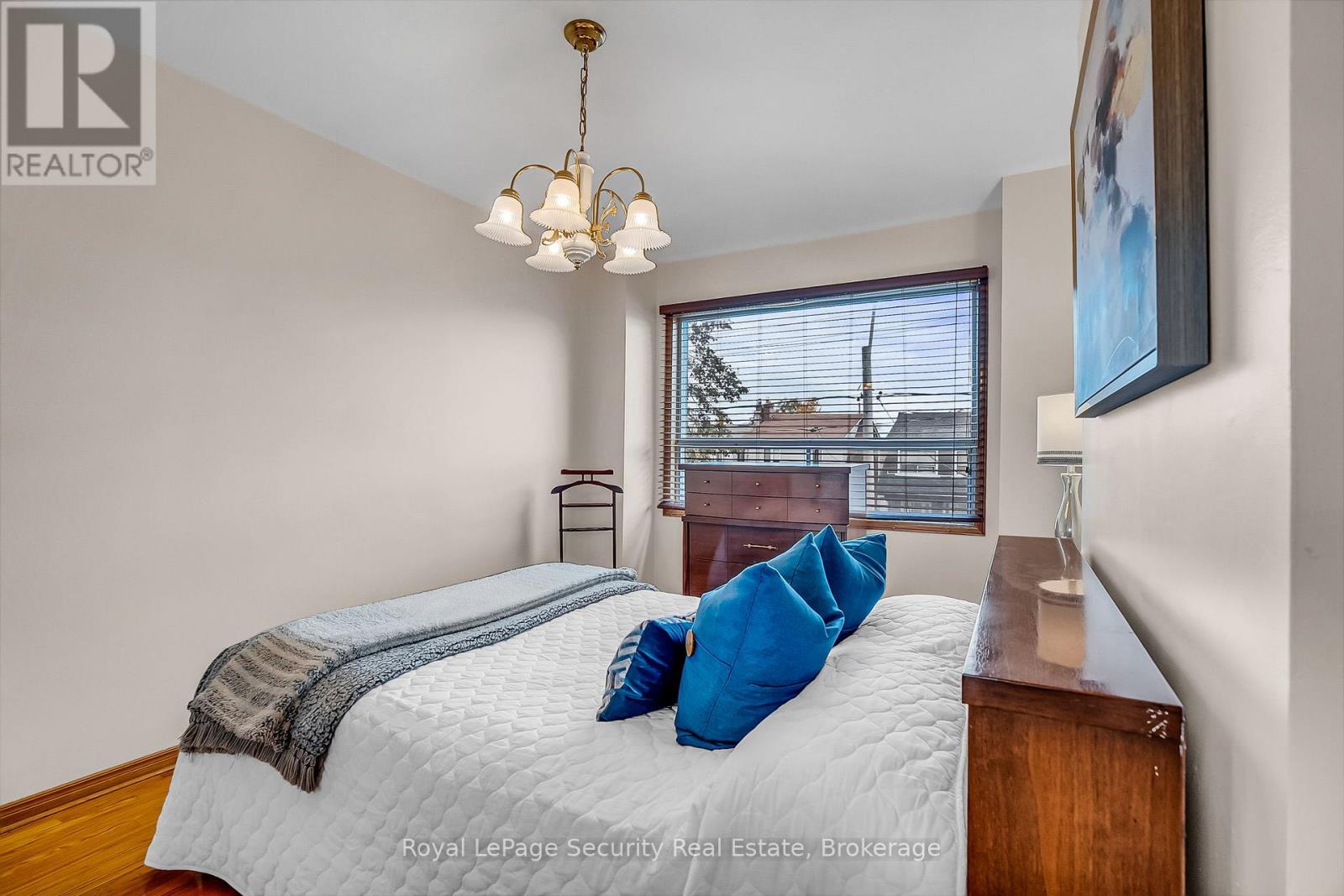 1937 Dufferin Street, Toronto, Ontario  M6E 3P8 - Photo 20 - C12490200