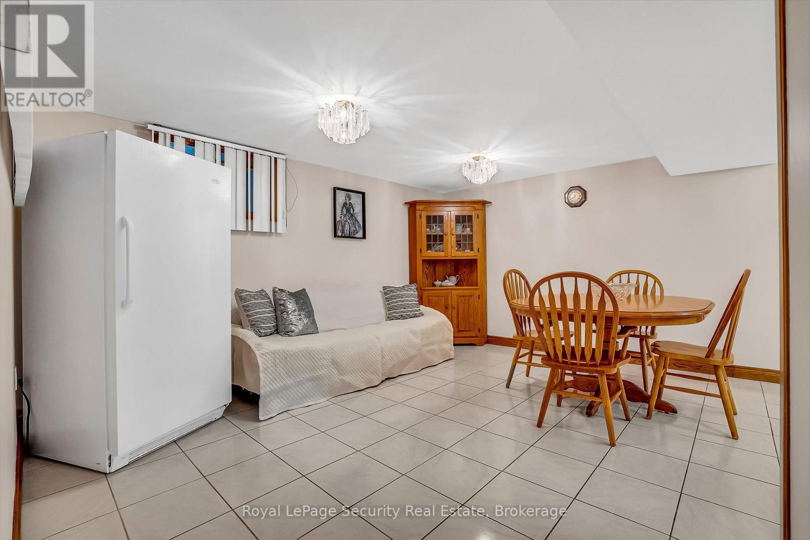 1937 Dufferin Street, Toronto, Ontario  M6E 3P8 - Photo 32 - C12490200