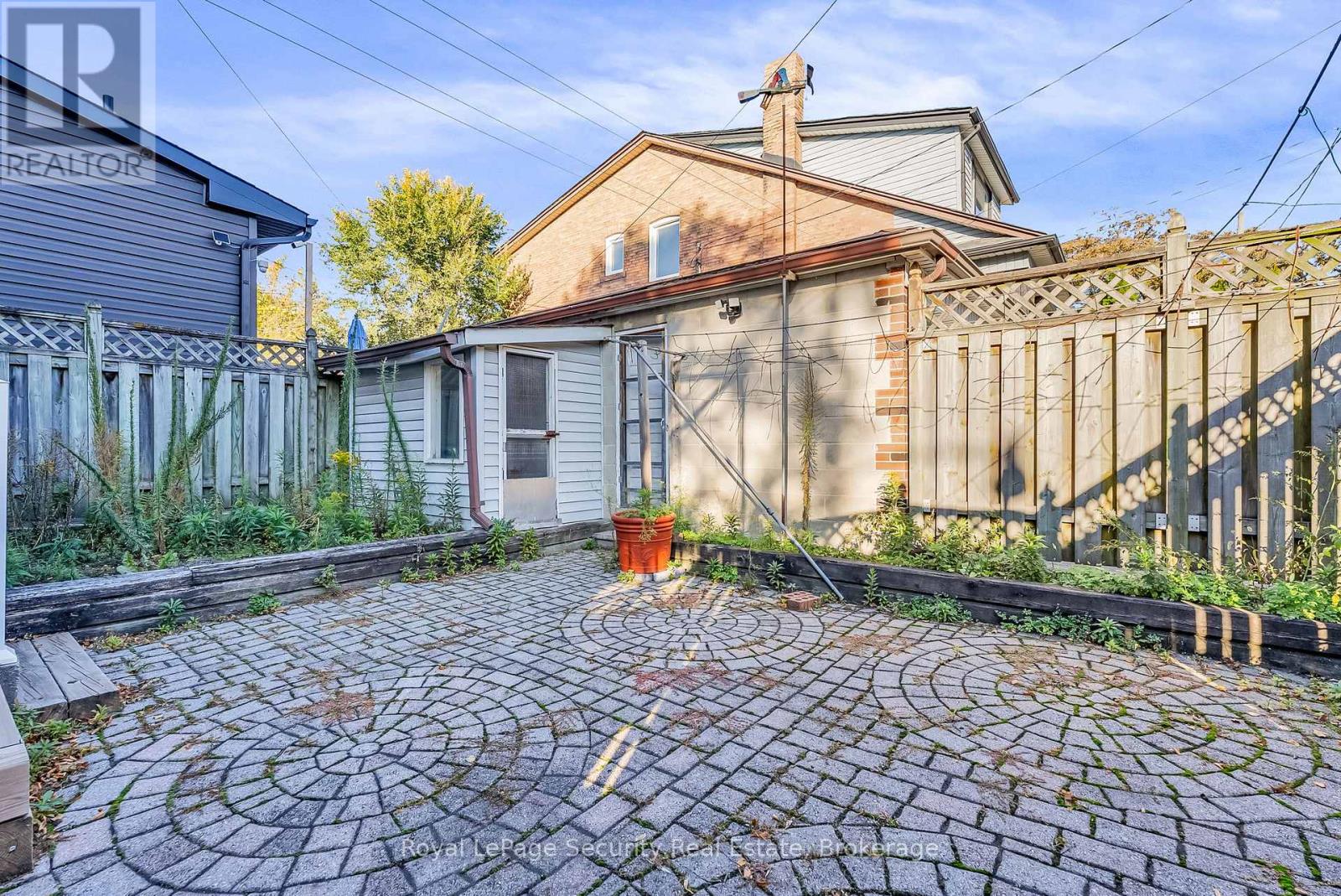 1937 Dufferin Street, Toronto, Ontario  M6E 3P8 - Photo 38 - C12490200