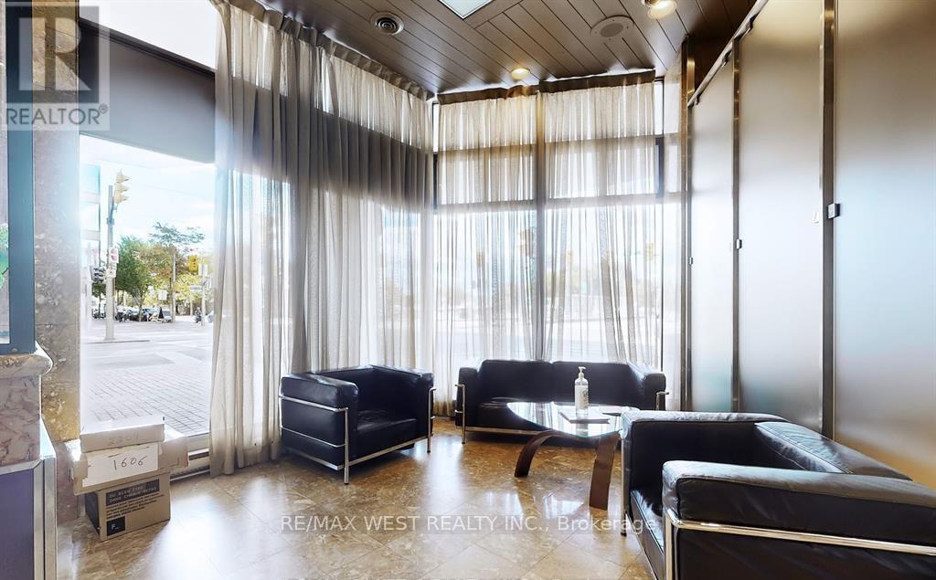 2703 - 270 Queens Quay W, Toronto, Ontario  M5J 2N4 - Photo 4 - C12490204