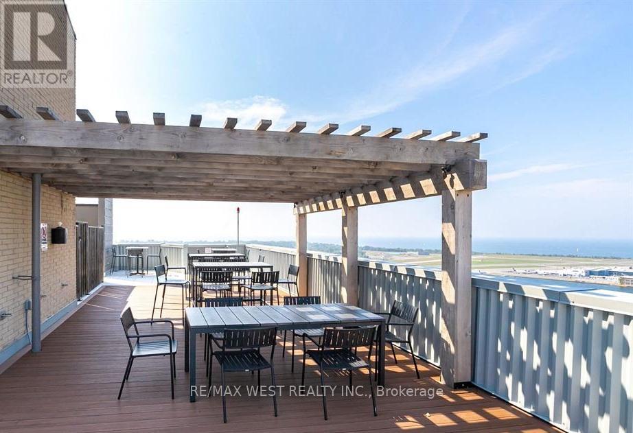 2703 - 270 Queens Quay W, Toronto, Ontario  M5J 2N4 - Photo 8 - C12490204