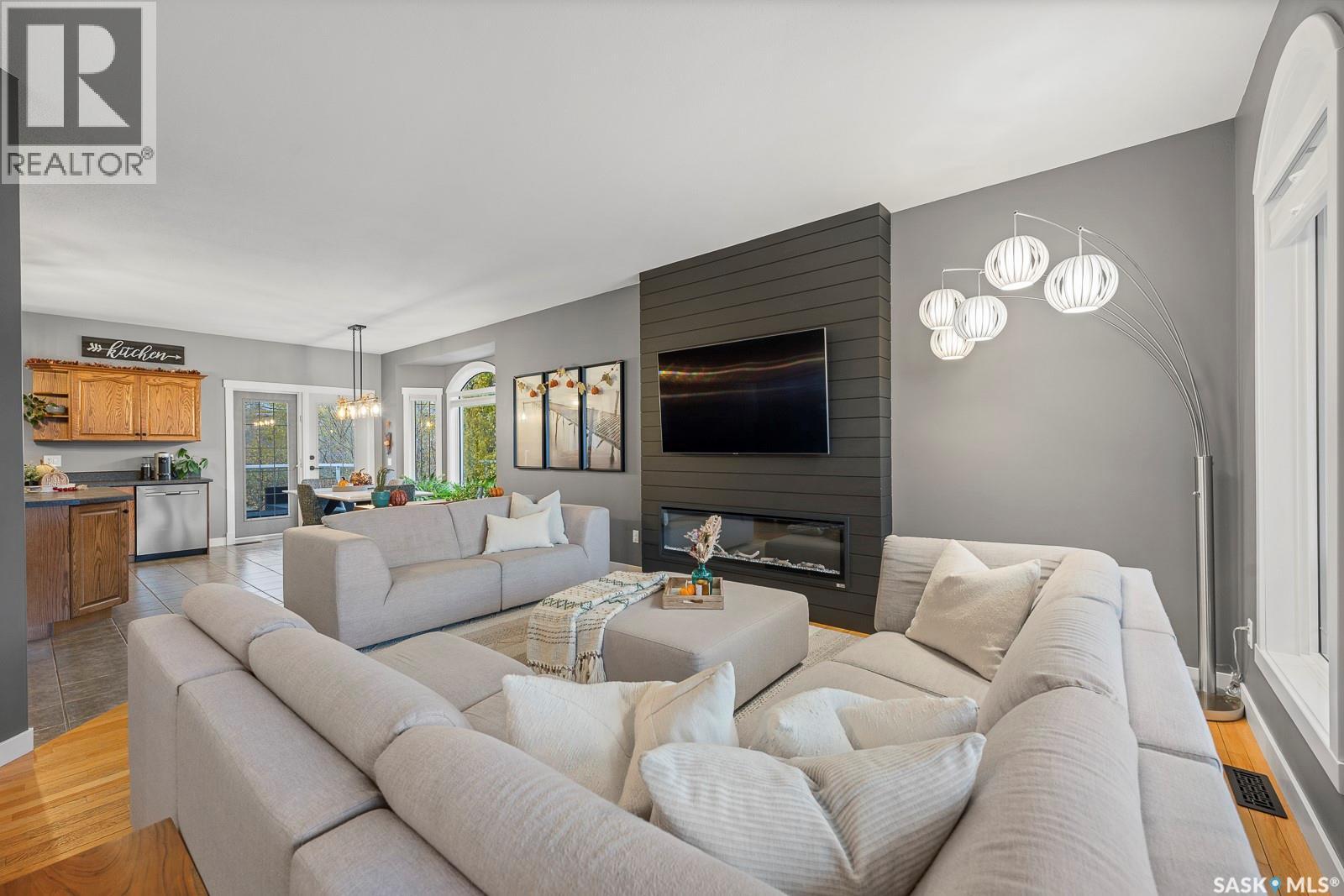 513 Meadow Road, Pilot Butte, Saskatchewan  S0G 3Z0 - Photo 3 - SK021890