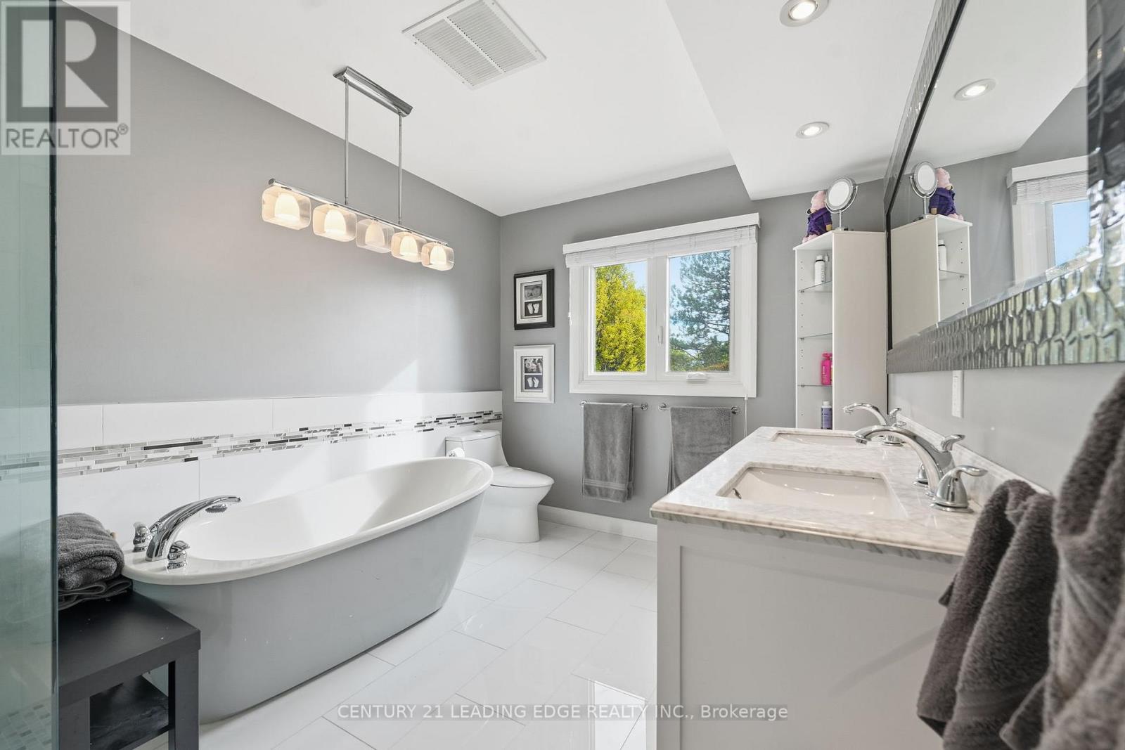 17 Celebrity Place, Markham, Ontario  L3P 7N6 - Photo 30 - N12488138