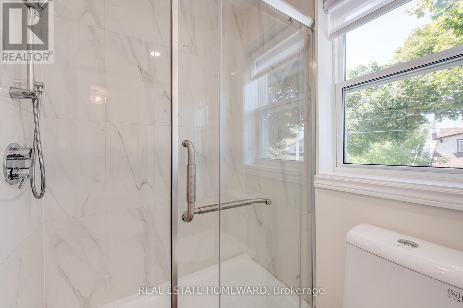 353 Victoria Park Avenue, Toronto, Ontario  M4E 3S9 - Photo 19 - E12490088