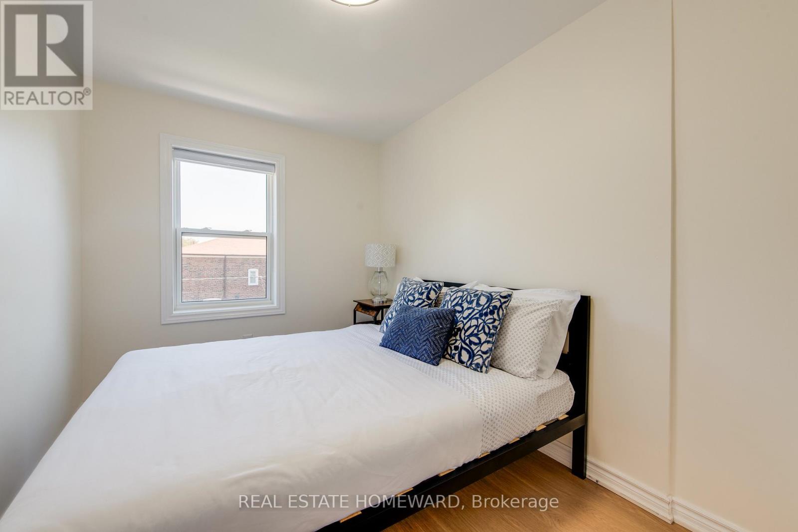 353 Victoria Park Avenue, Toronto, Ontario  M4E 3S9 - Photo 22 - E12490088