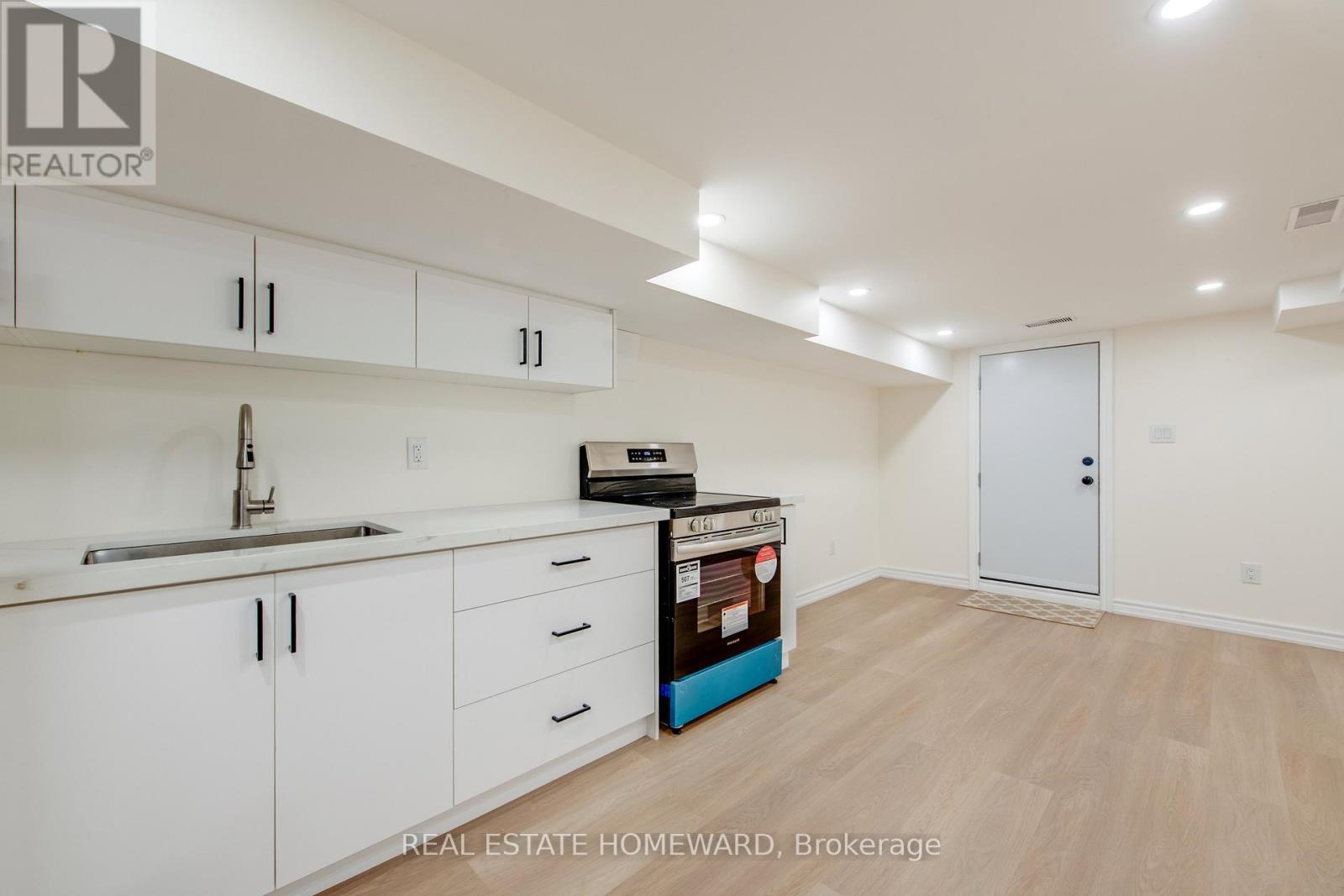 353 Victoria Park Avenue, Toronto, Ontario  M4E 3S9 - Photo 27 - E12490088