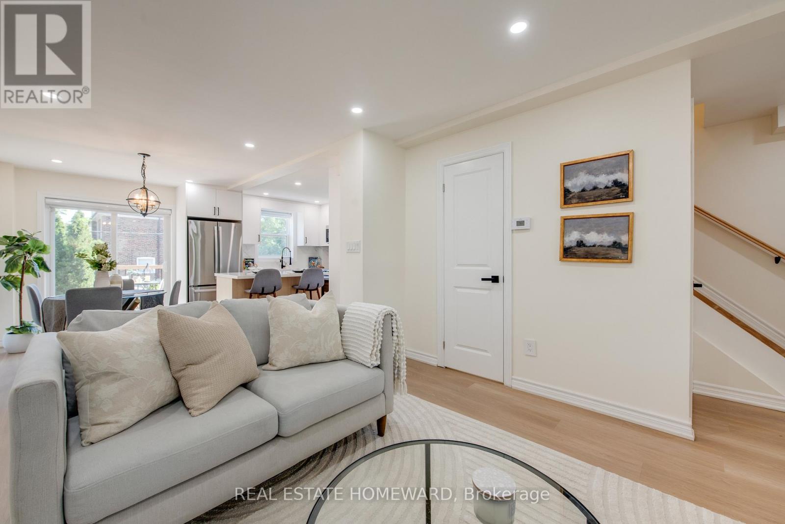 353 Victoria Park Avenue, Toronto, Ontario  M4E 3S9 - Photo 7 - E12490088