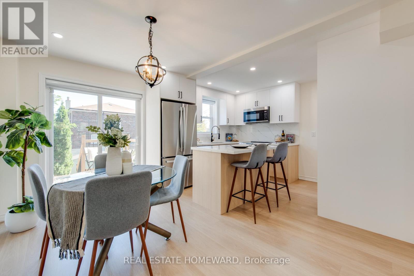 353 Victoria Park Avenue, Toronto, Ontario  M4E 3S9 - Photo 9 - E12490088