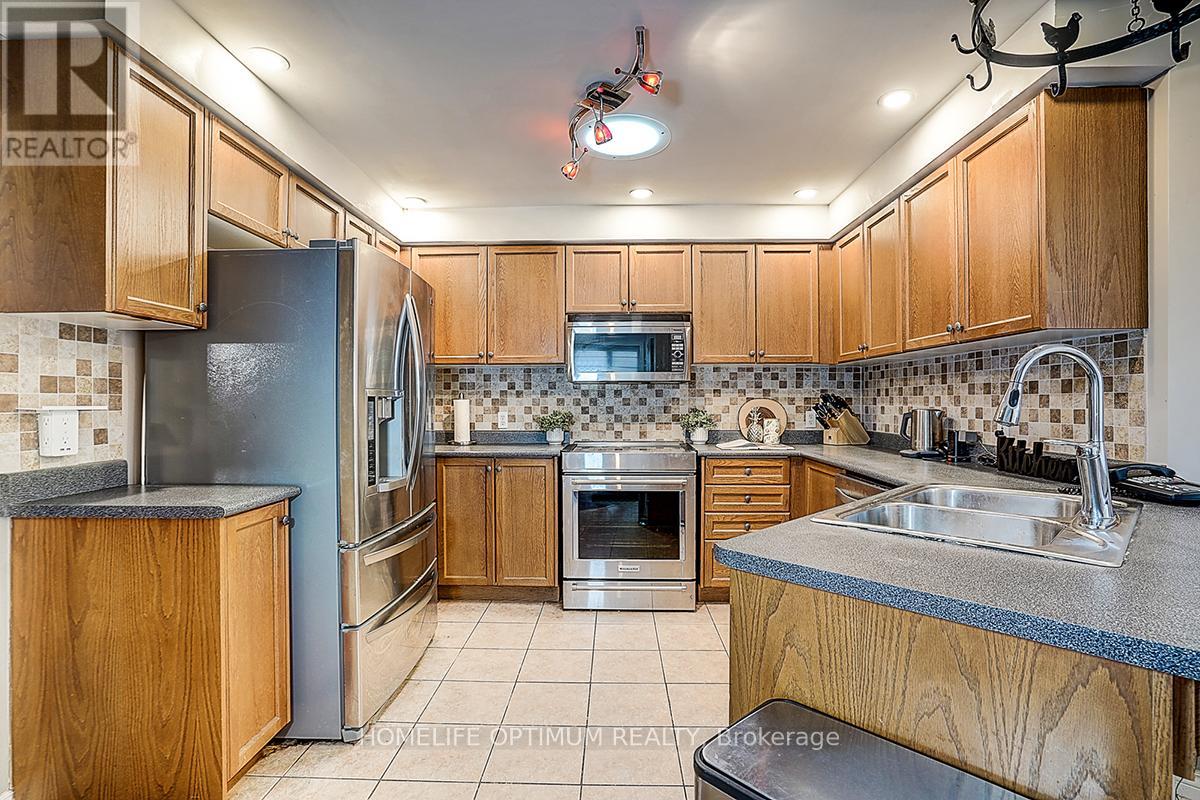 8 Lone Court, Ajax, Ontario  L1T 4J9 - Photo 12 - E12490118