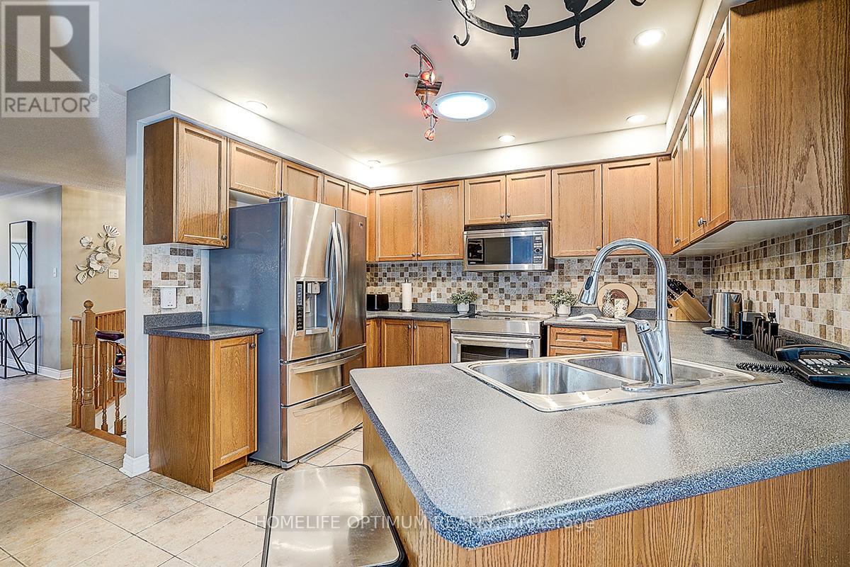 8 Lone Court, Ajax, Ontario  L1T 4J9 - Photo 13 - E12490118