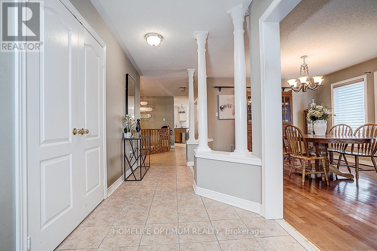 8 Lone Court, Ajax, Ontario  L1T 4J9 - Photo 2 - E12490118