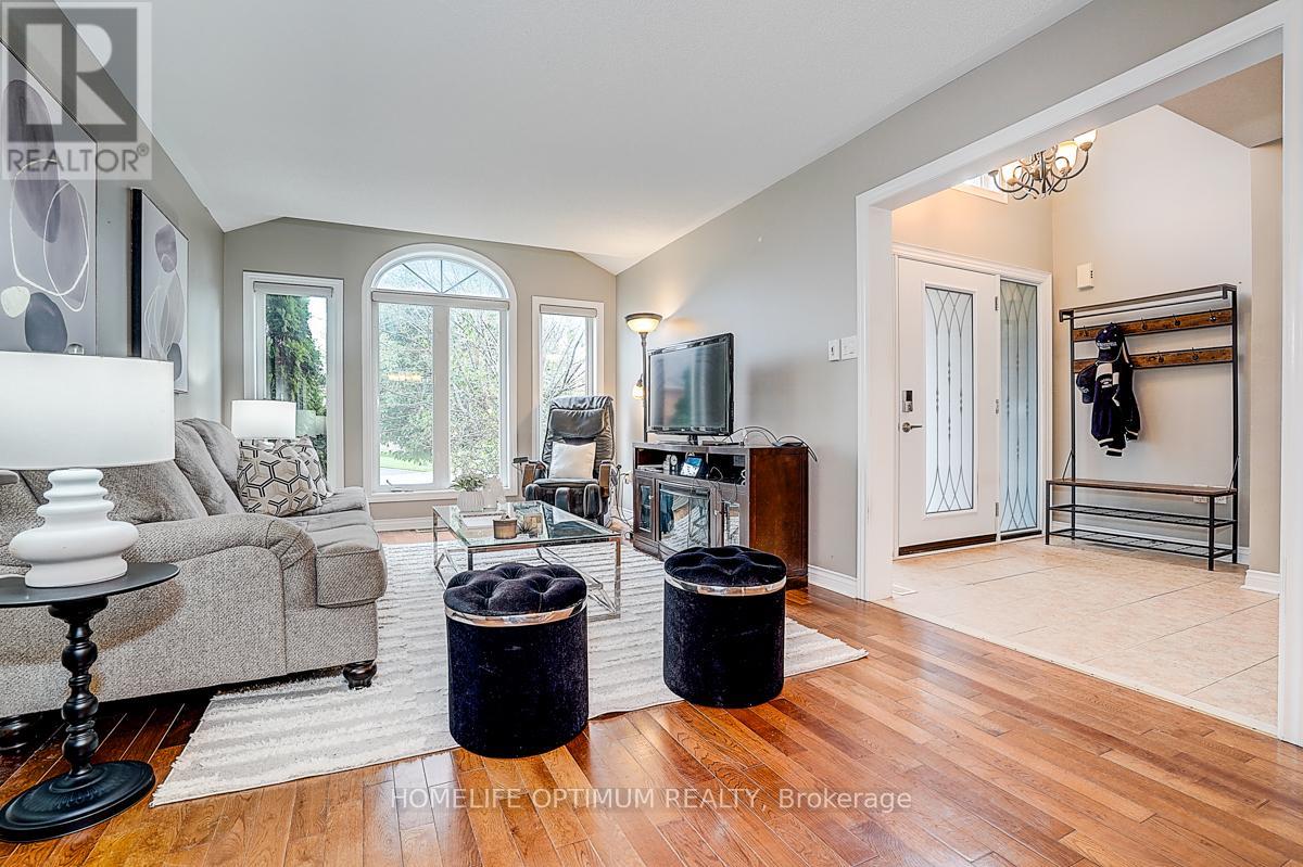 8 Lone Court, Ajax, Ontario  L1T 4J9 - Photo 3 - E12490118