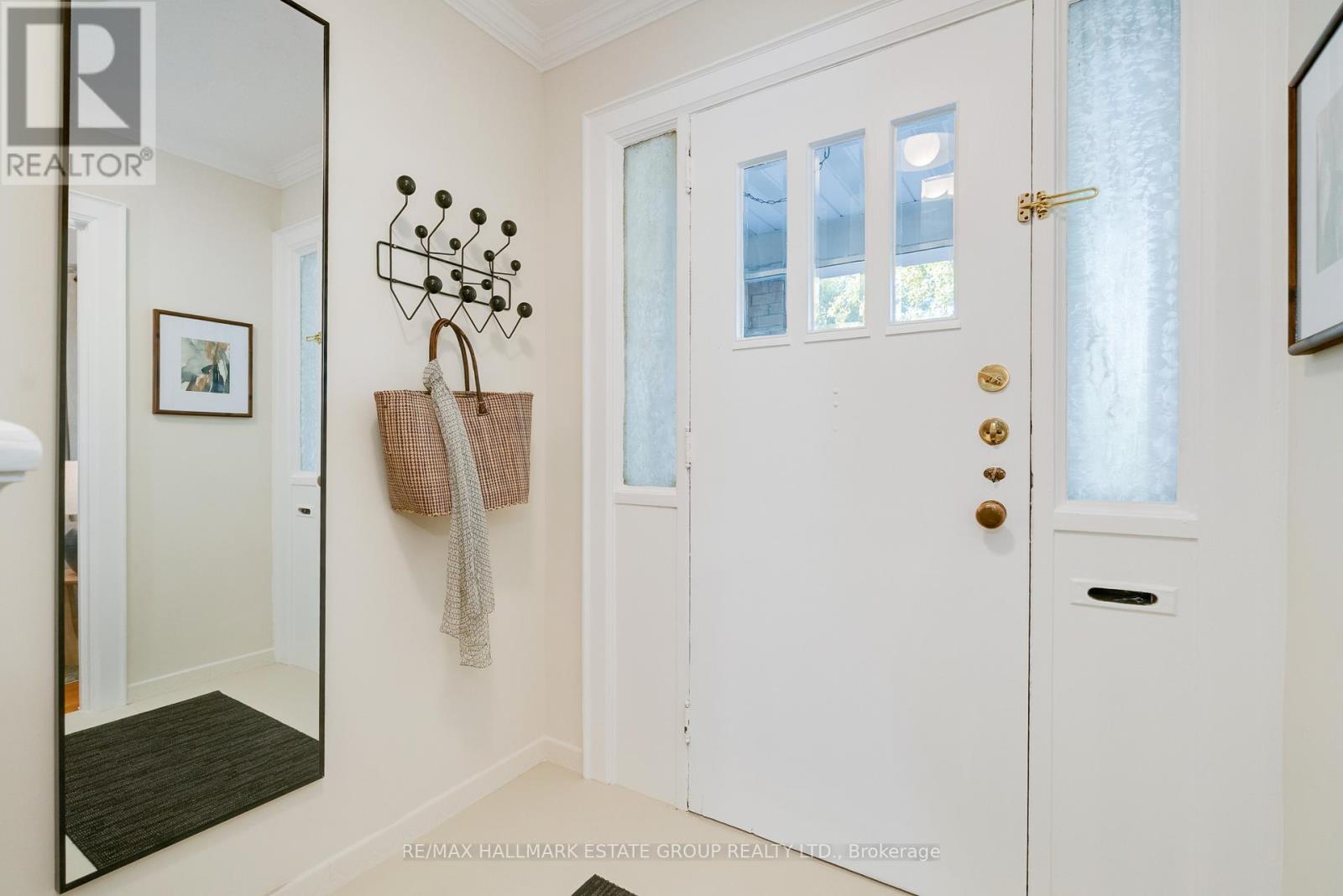 61 Springdale Boulevard, Toronto, Ontario  M4J 1W6 - Photo 2 - E12490202