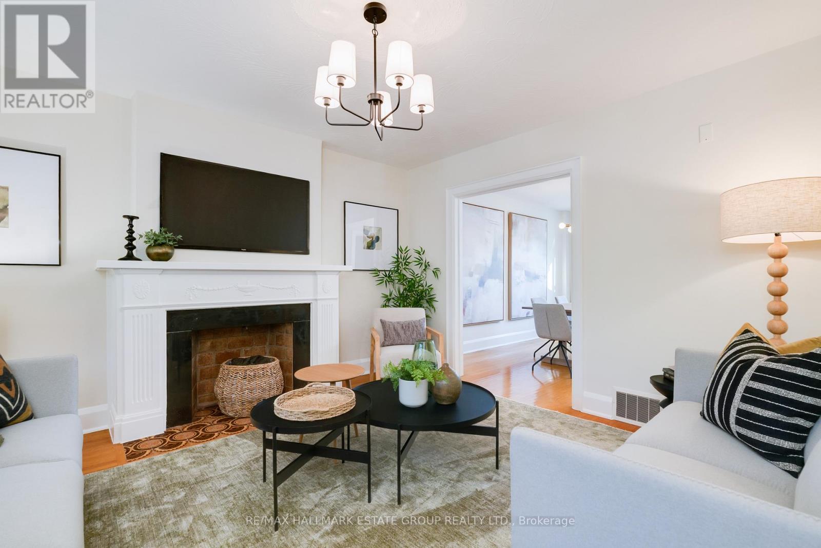 61 Springdale Boulevard, Toronto, Ontario  M4J 1W6 - Photo 3 - E12490202