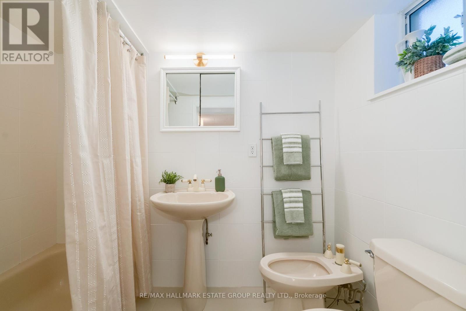 61 Springdale Boulevard, Toronto, Ontario  M4J 1W6 - Photo 34 - E12490202