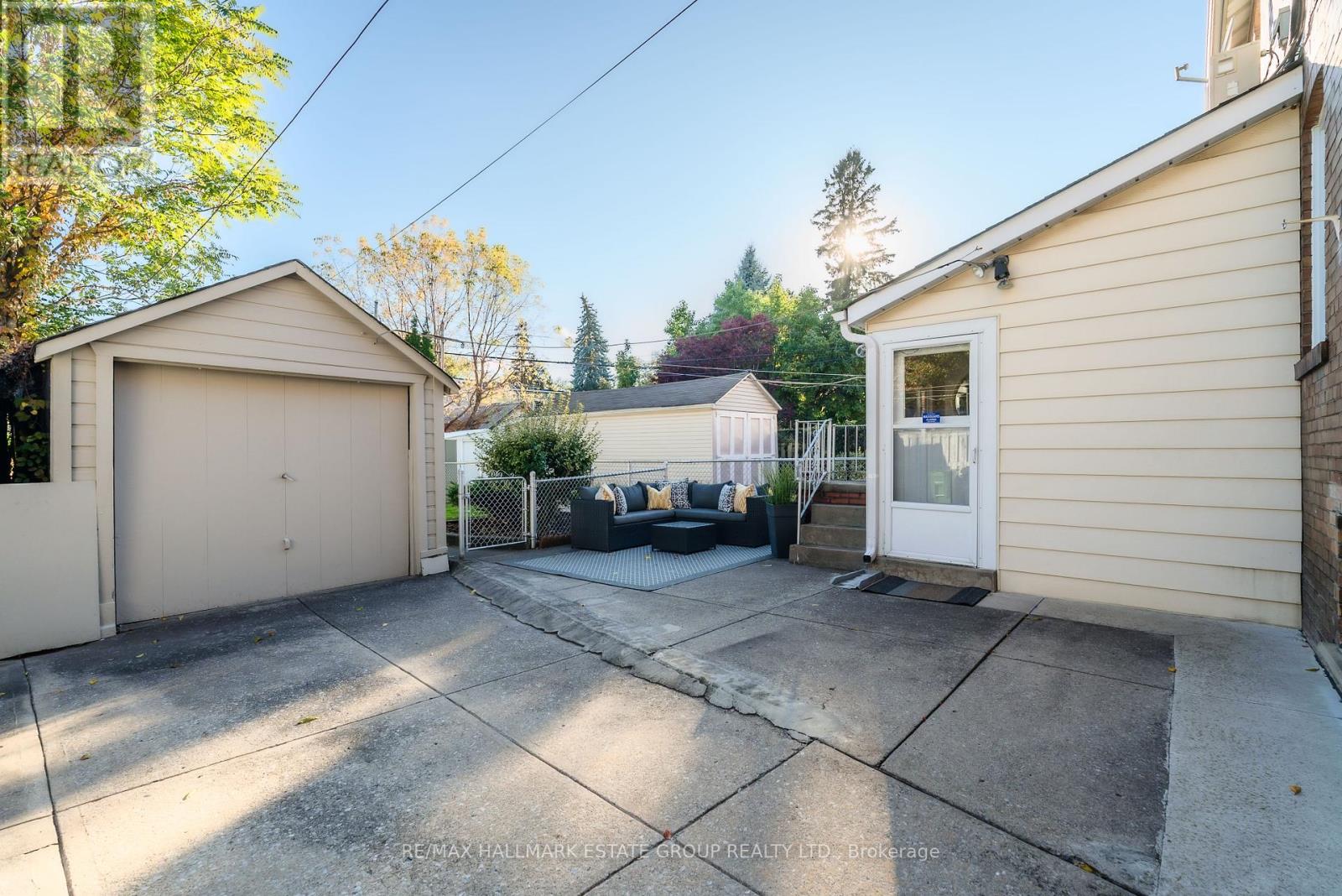 61 Springdale Boulevard, Toronto, Ontario  M4J 1W6 - Photo 37 - E12490202