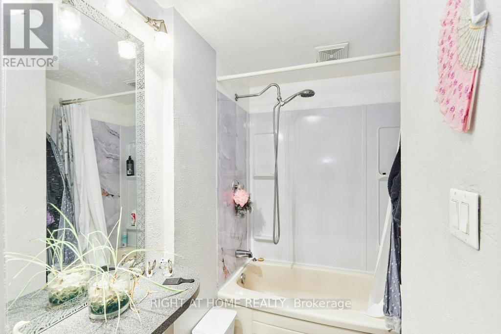 562 Simcoe Street S, Oshawa, Ontario  L1H 4K2 - Photo 12 - E12490238