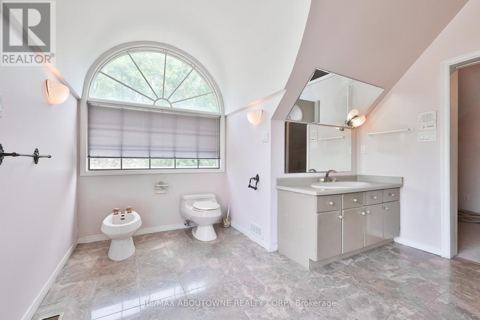 78 West River Street, Oakville (Br Bronte), Ontario  L6L 3B5 - Photo 32 - W12456105