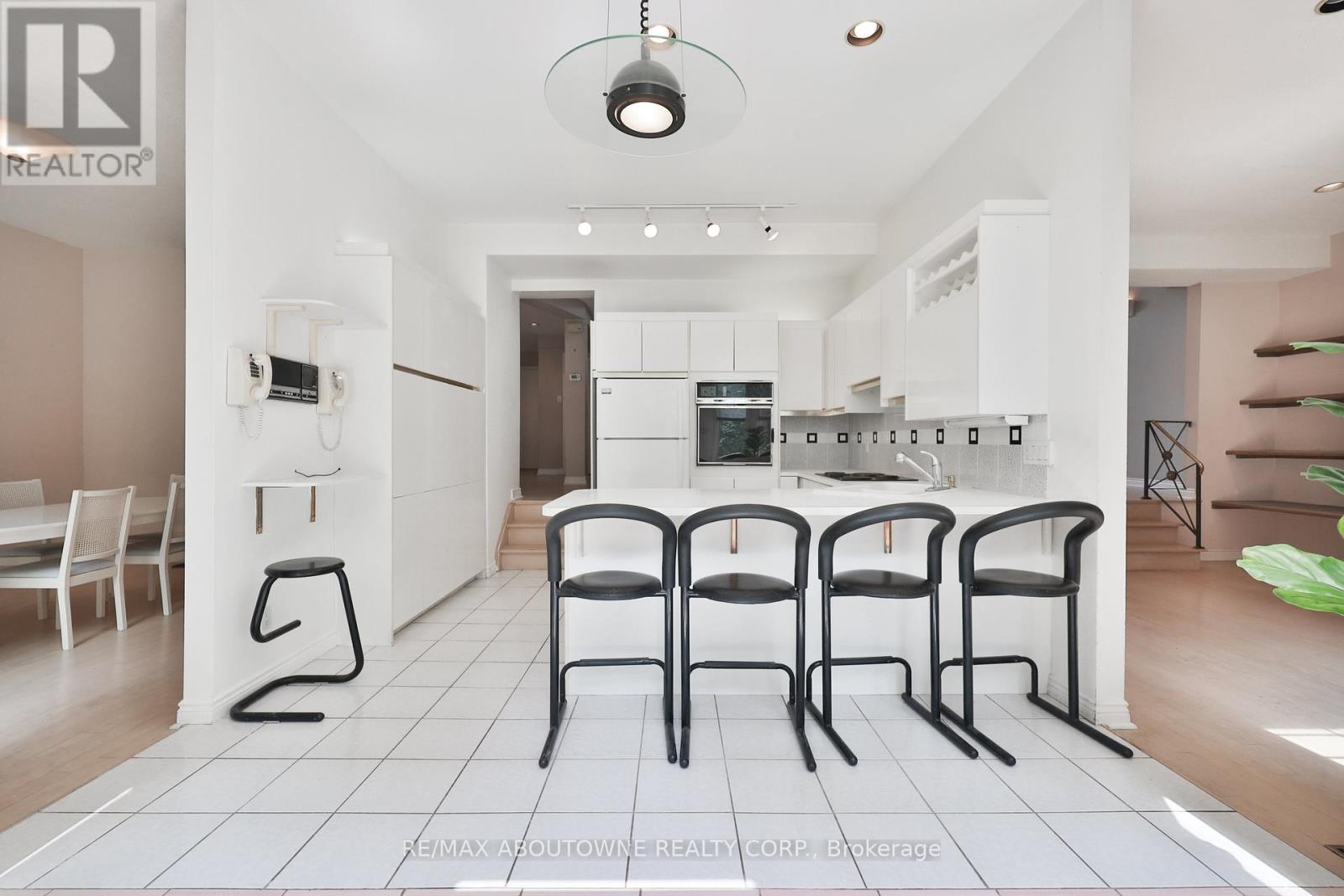 78 West River Street, Oakville (Br Bronte), Ontario  L6L 3B5 - Photo 12 - W12456105