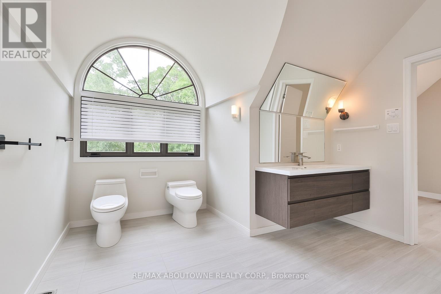 78 West River Street, Oakville (Br Bronte), Ontario  L6L 3B5 - Photo 33 - W12456105