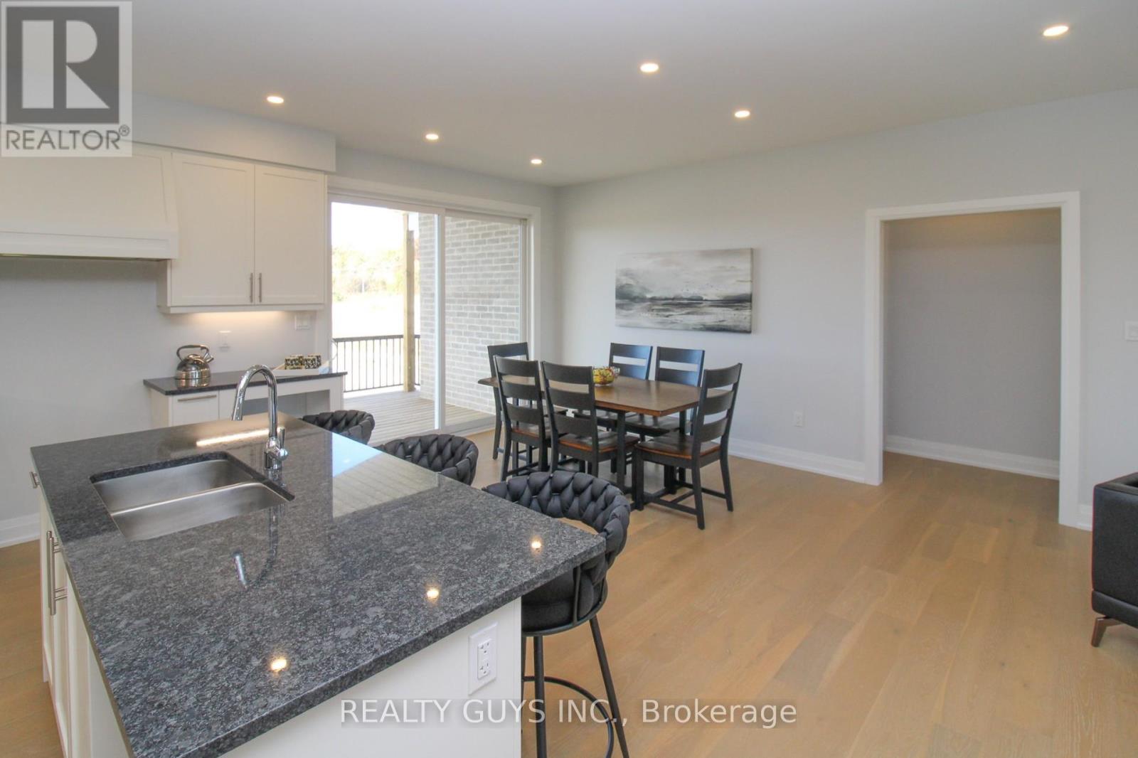 2418 Gwendolyn Court, Cavan Monaghan, Ontario  L0A 1C0 - Photo 16 - X12421092