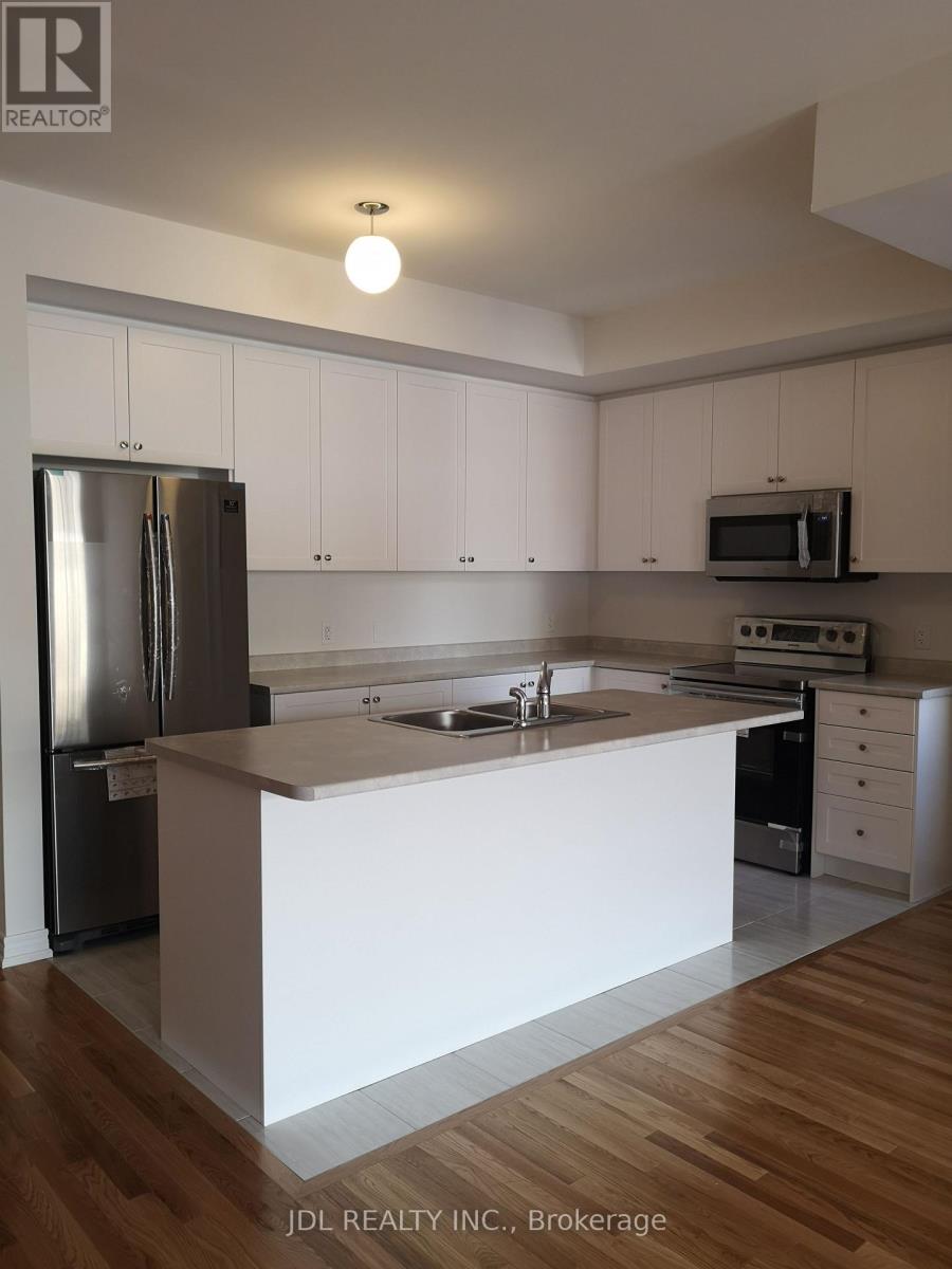 35 Jaffna Lane, Markham, Ontario  L6C 0X7 - Photo 5 - N12489946