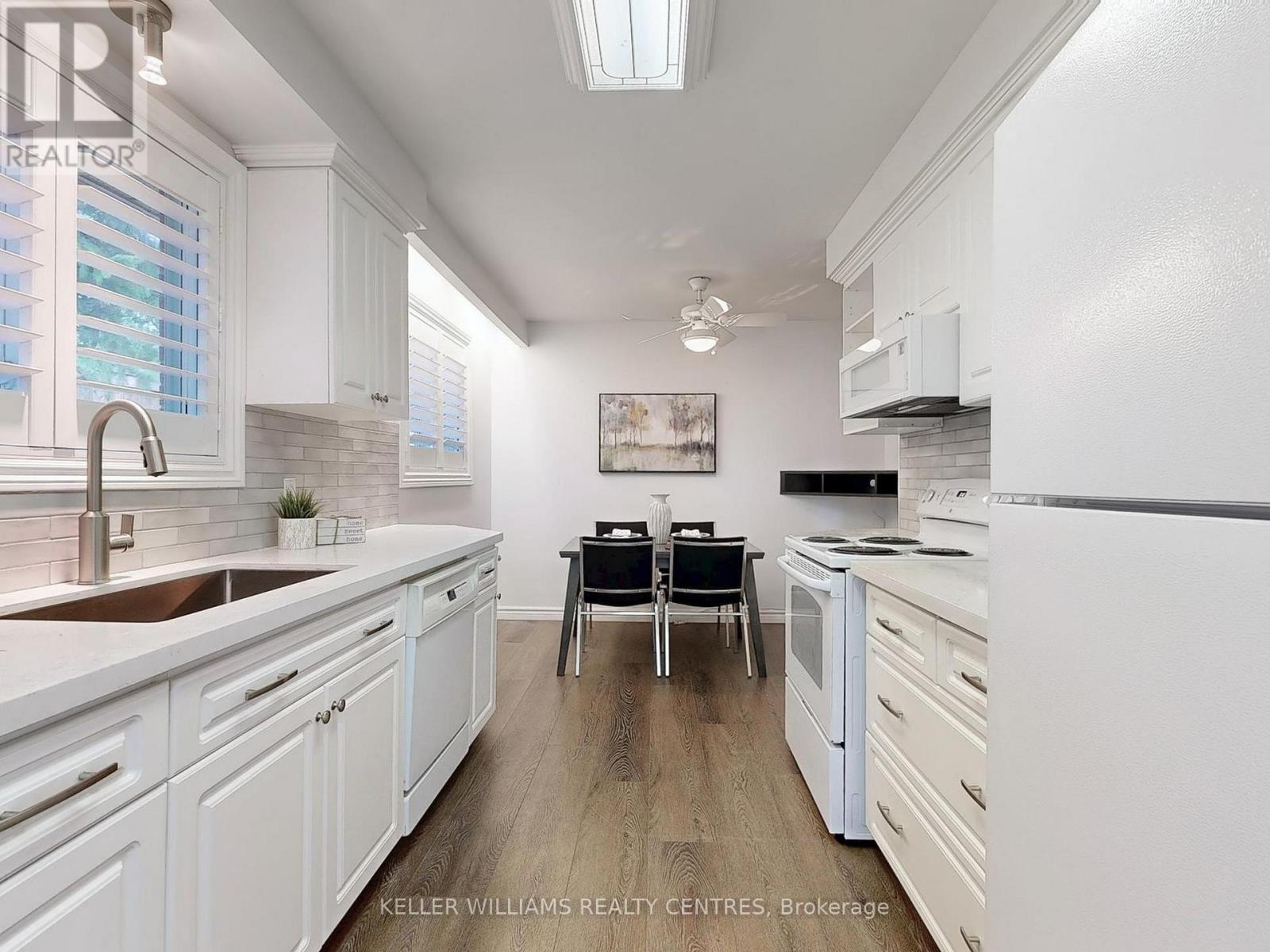 814 Arnold Crescent, Newmarket, Ontario  L3Y 2E2 - Photo 6 - N12489974