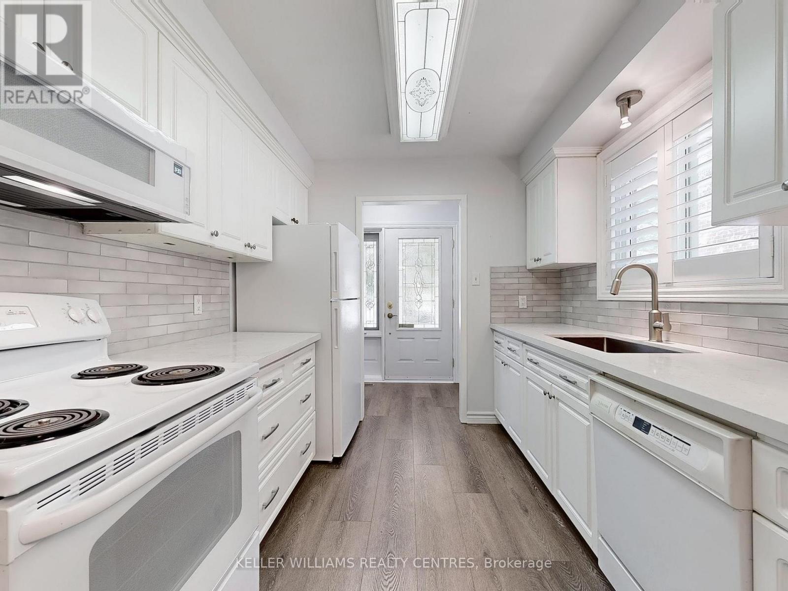 814 Arnold Crescent, Newmarket, Ontario  L3Y 2E2 - Photo 7 - N12489974