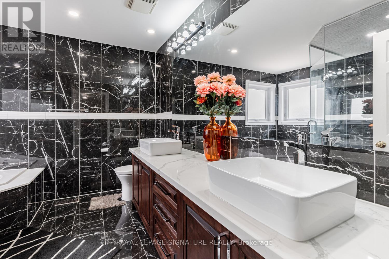 5 Sandcherry Avenue, Markham, Ontario  L3S 4B3 - Photo 14 - N12490104